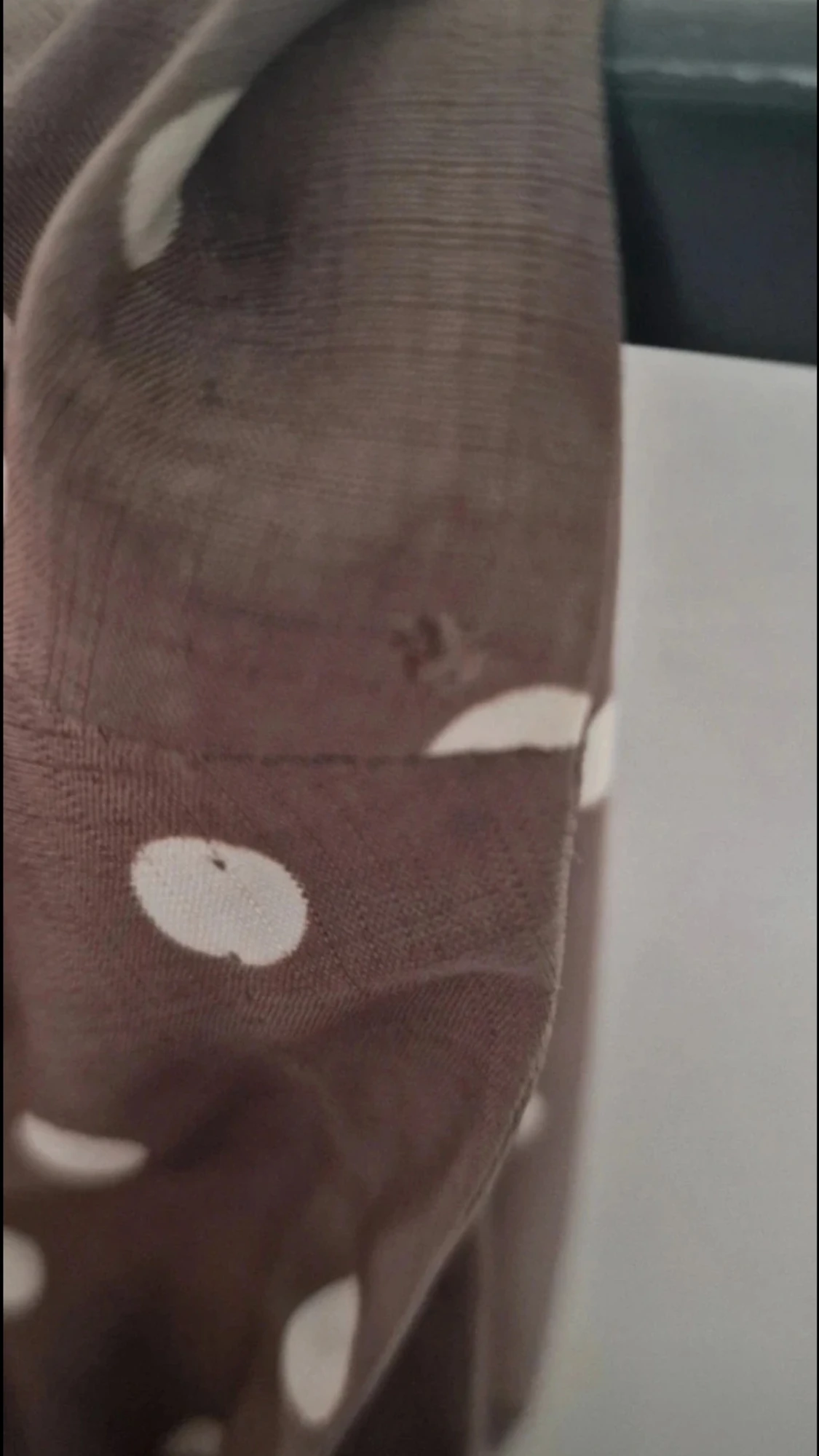 Brun prickig ärmlös klänning - 3