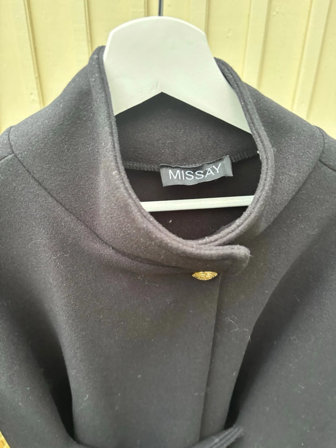 Svart kappa med bälte från Missay - 1