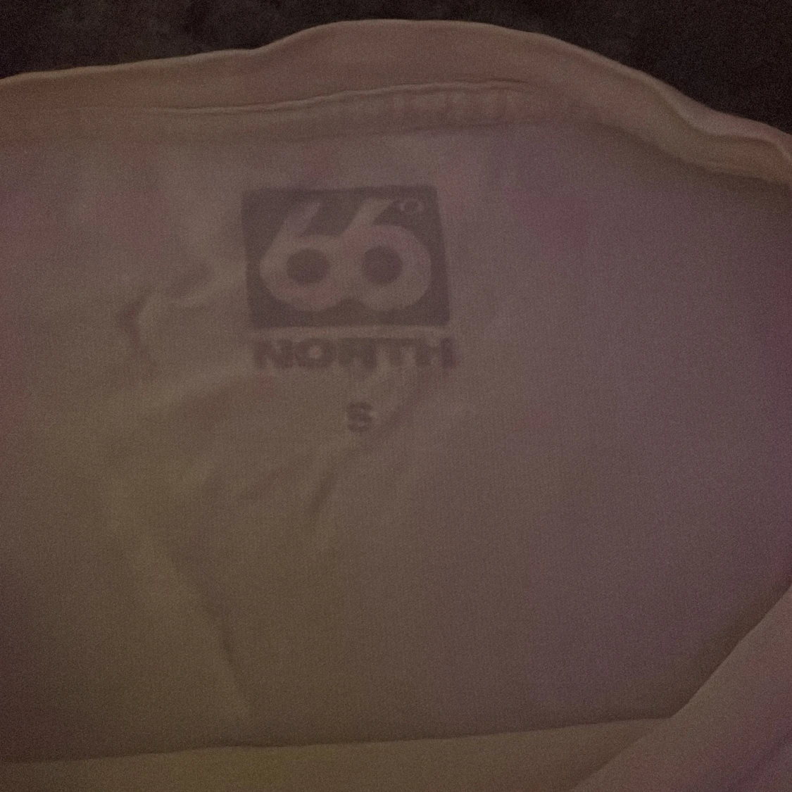 Vit t-shirt med tryck från 66°North - 2