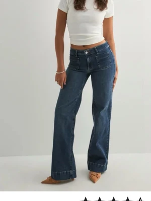 SÖKER JEANS NELLY  - Söker dessa!! Storlek S/ M. Hör gärna av dig om du säljer dessa :)