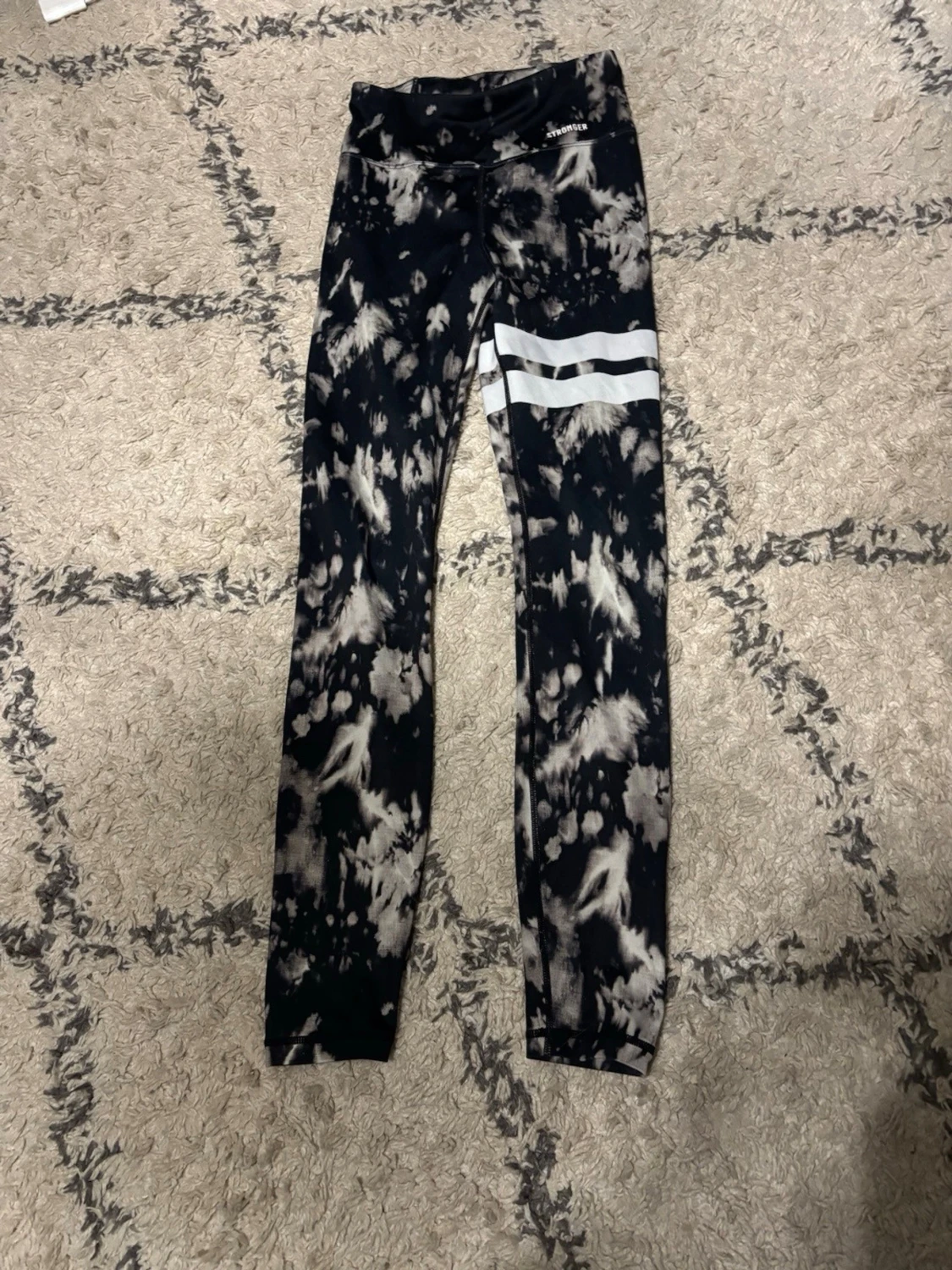 Svarta stronger leggings  - 1