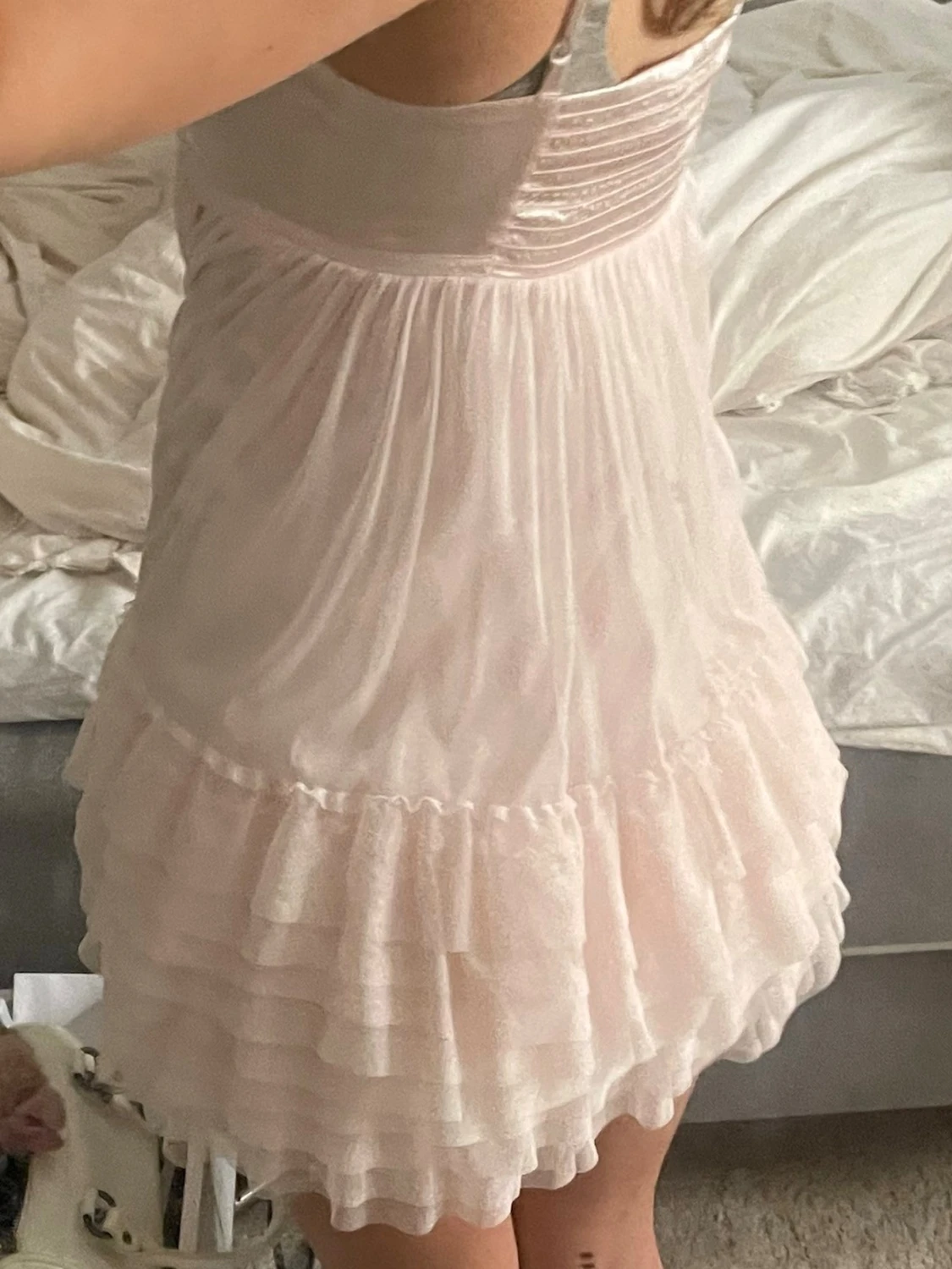 Ljusrosa volang klänning  med smala band - 2