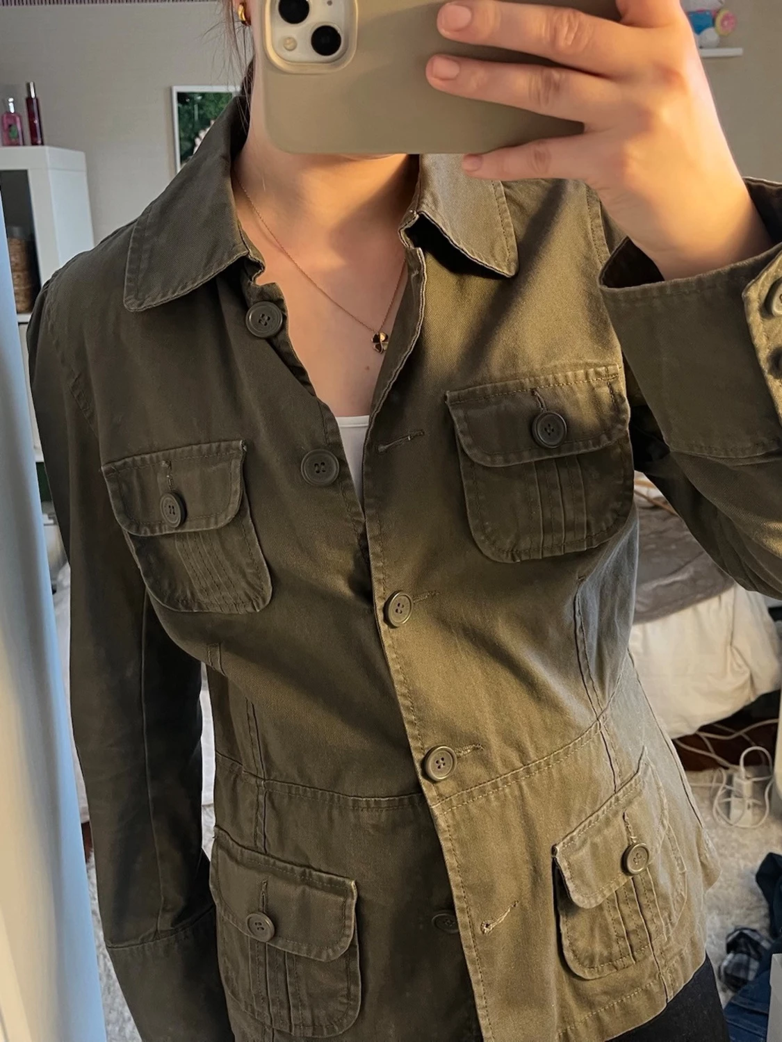 Olivgrön jeansjacka med fickor - 1