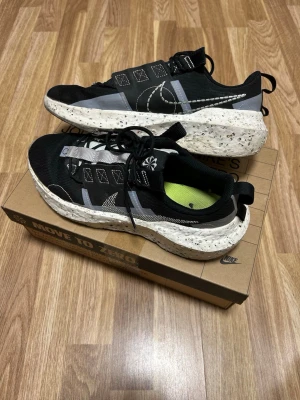 Nike Crater Impact Sneakers - Svart - EUR 43 - Säljer ett par Nike Crater Impact sneakers. Skorna är i ny skick då dem knappast använts