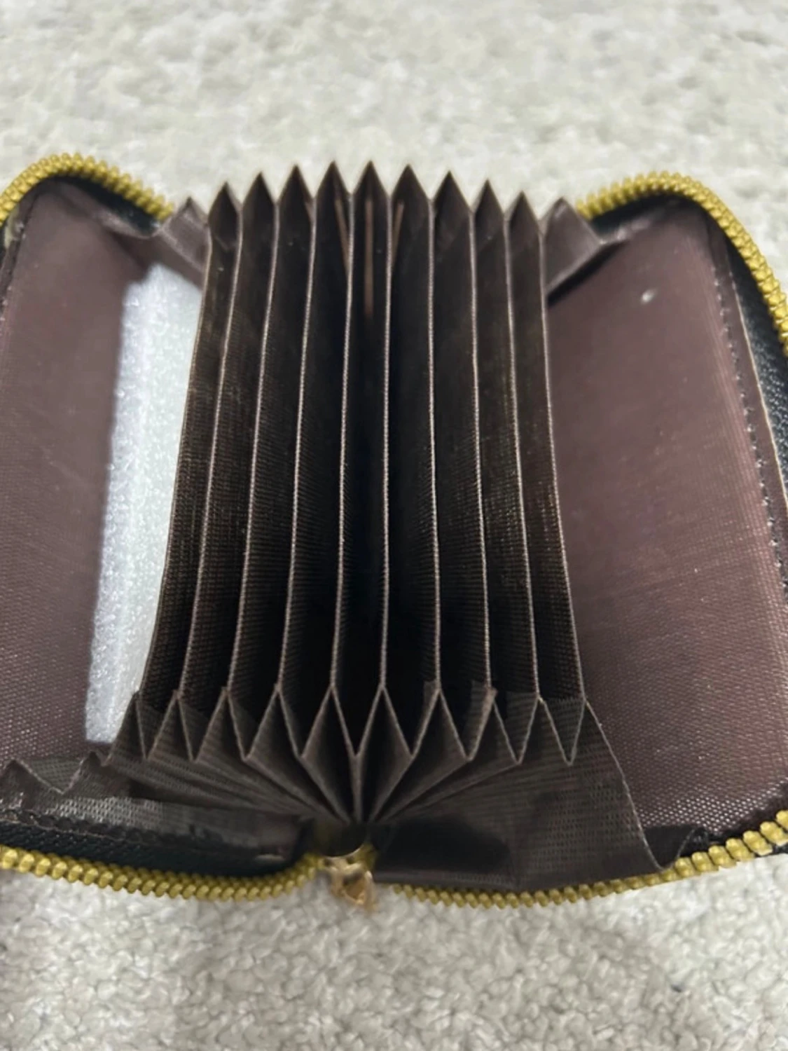 Svart och grå mönstrad plånbok - 2