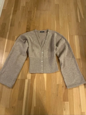 Beige kofta från Gina Tricot - Helt ny, endast provad! Skriv för frågor🥰