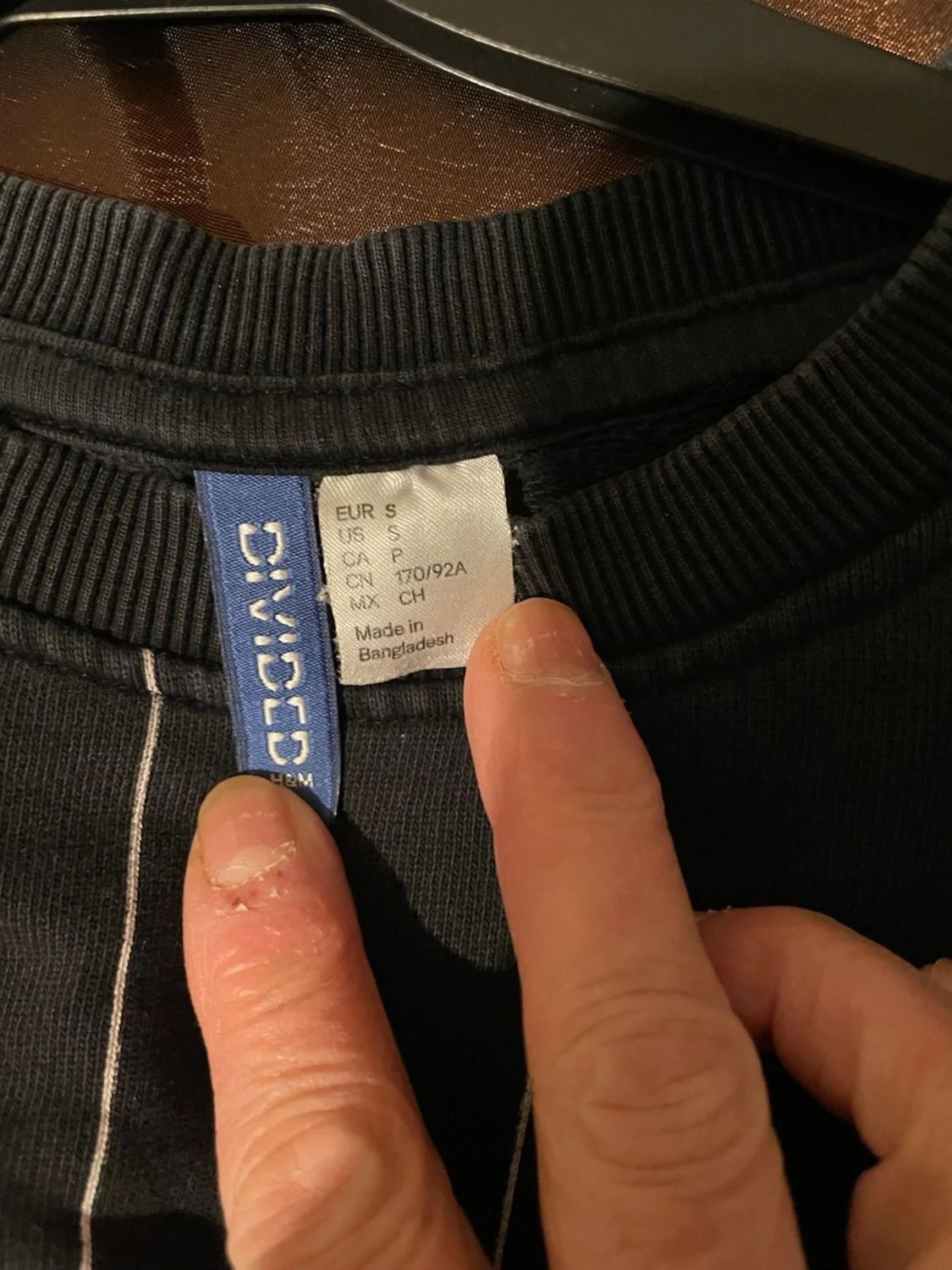 Svart sweatshirt med B.WOLVES-tryck - 2