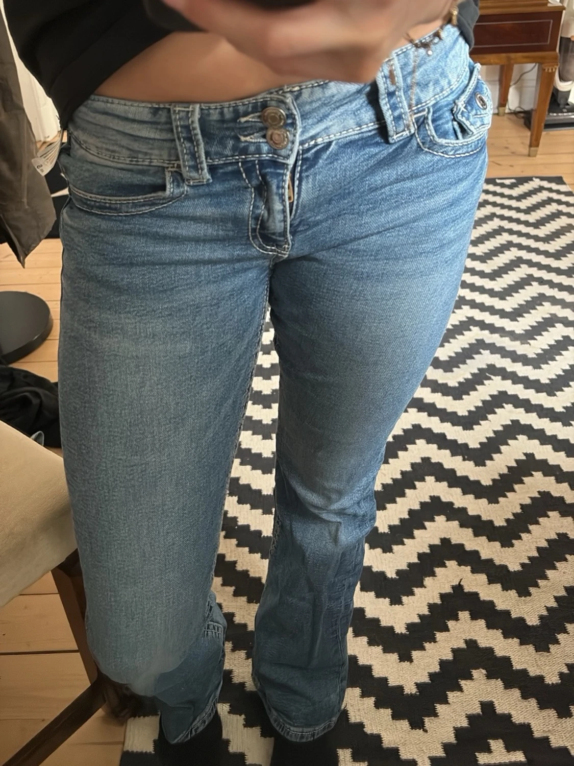 Ljusblå bootcut jeans med låg midja - 1