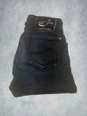 Jacob Cohen jeans  - Jacob Cohen jeans | färg: mörkblå | storlek: 26 | nypris ca 5000 | Skirv vid frågor | mvh MD closet