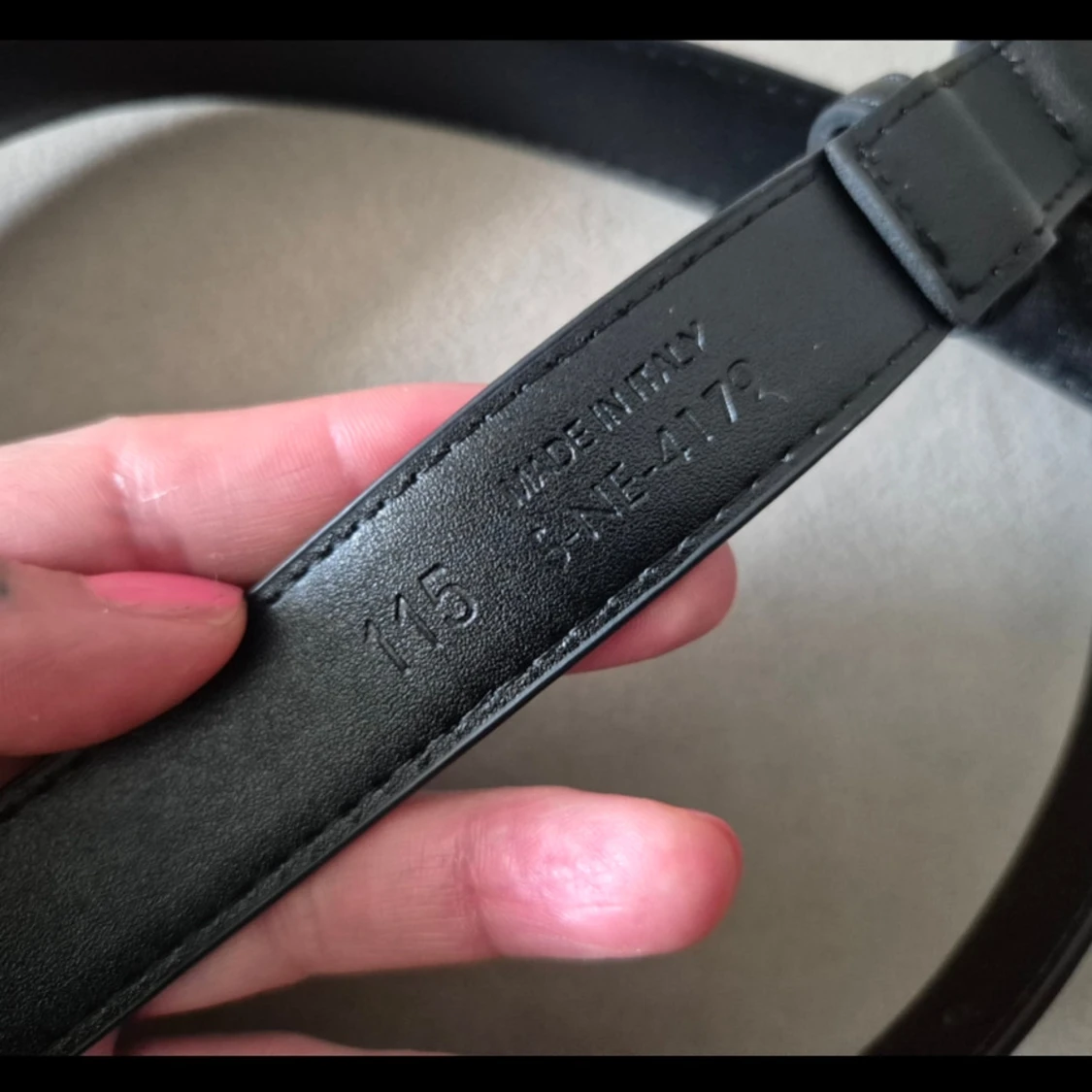 Svart bälte med guldspänne triomphe - 2