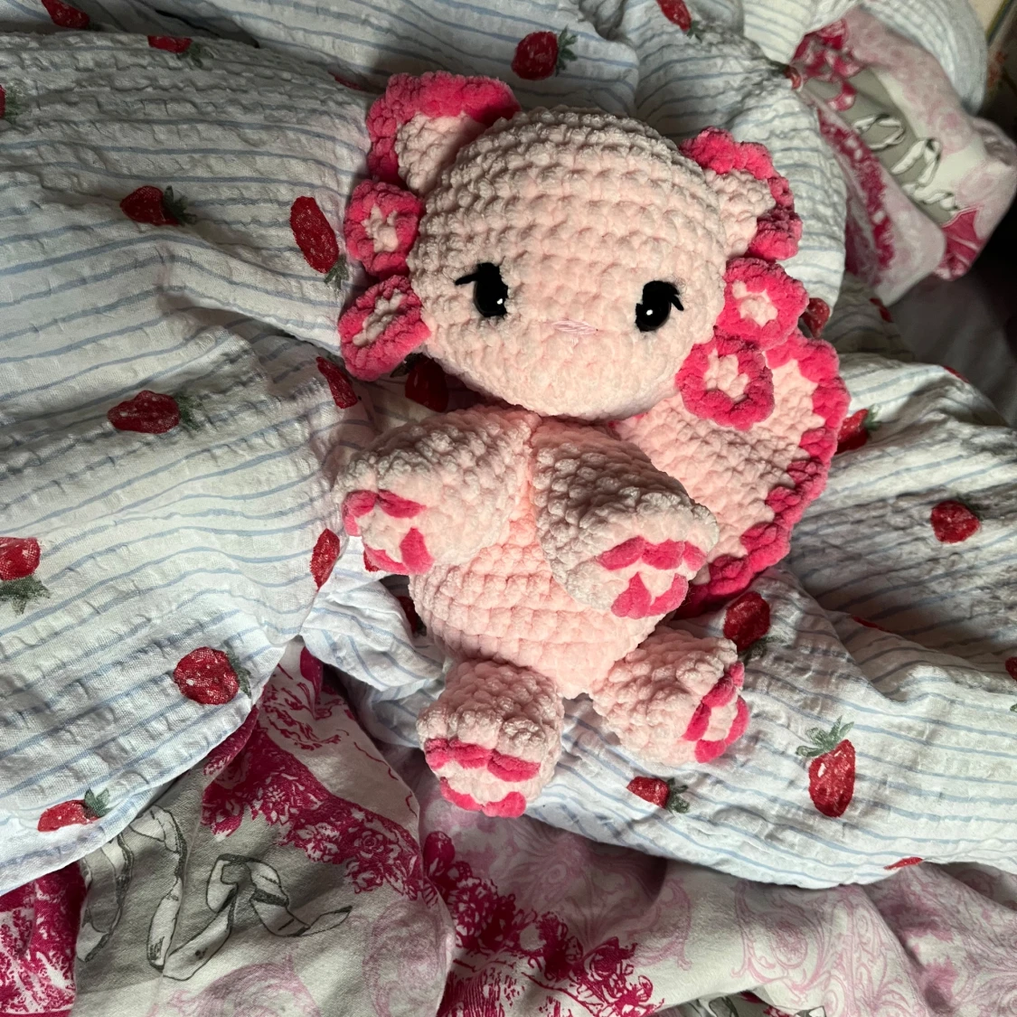 Virkad rosa salamander-katt