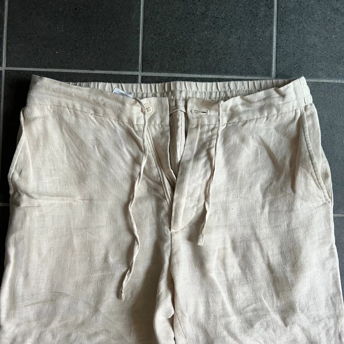 Beiga linnebyxor från These Glory Days - 1