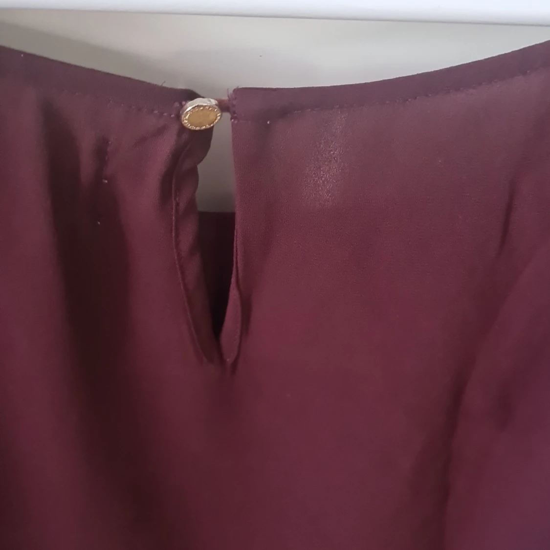 Vinröd blus från Holly & Whyte - 3