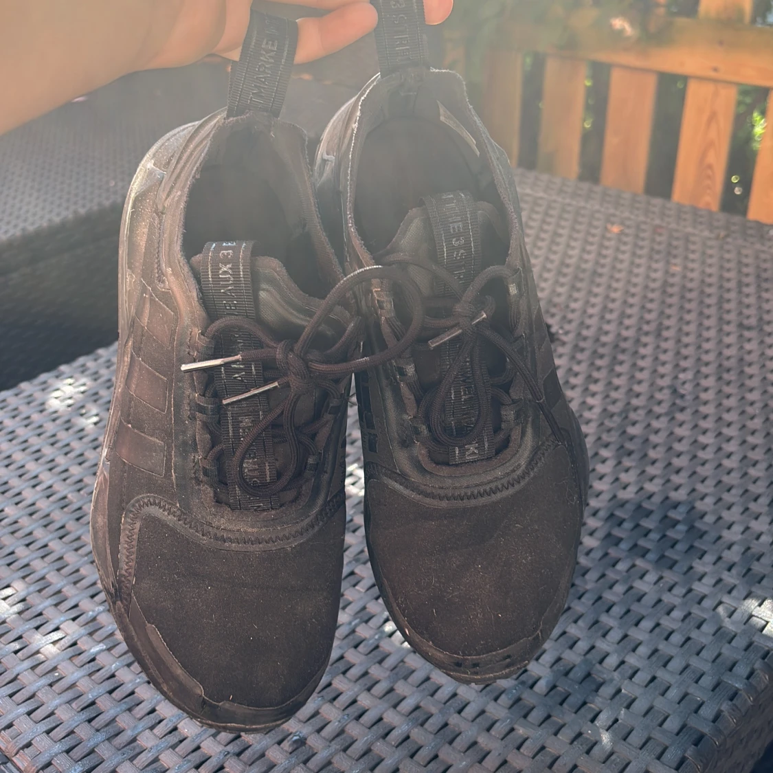 Svarta Adidas sneakers med chunky sula - 1