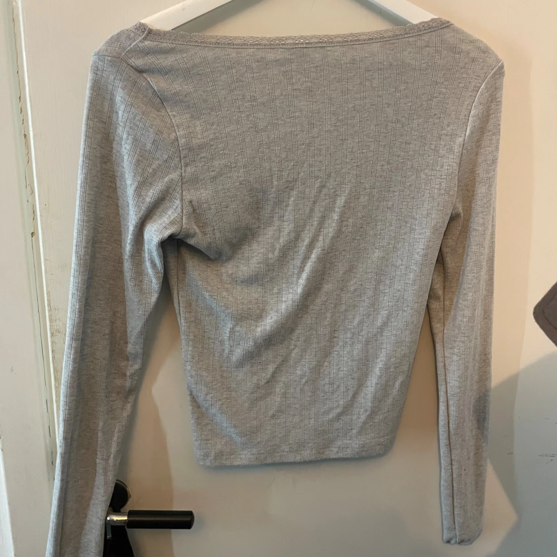 Grå ribbad långärmad topp med spets från H&M - 4