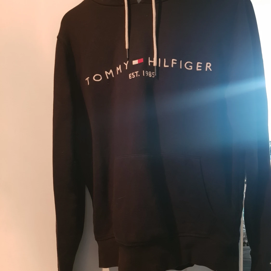 Svart hoodie Tommy Hilfiger S