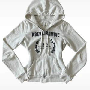 Vintage Abercrombie And Fitch zip up hoodie  - Vintage Abercrombie and fitch zip up hoodie , colour white/ cream. Amazing condition 10/10 no defects , size M 