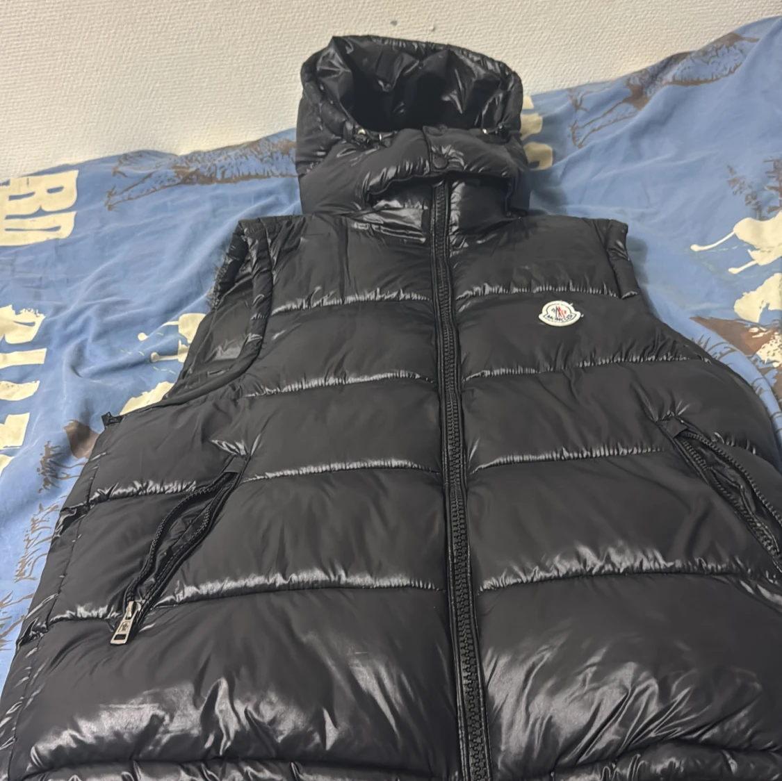 Svart dunväst från Moncler - 4