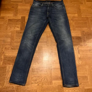 Tiger of Sweden jeans - Säljer pga dem var för stora. Storlek 28/32