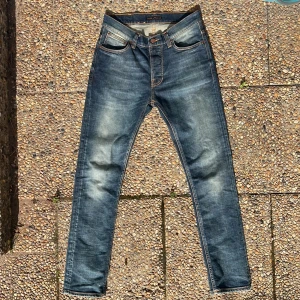 Nudie Jeans Dude Dan - Tja säljer nu ett par Nudie Jeans i modellen ”Dude Dan” för endast 499kr! Storlek W28. Pris är ej hugget i sten, hör av er i dm vid funderingar 🙌