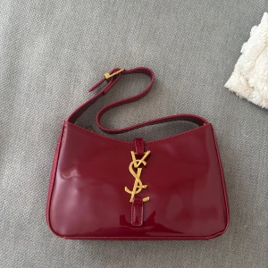 Burgundy väska - Burgundy/vinröd väska 🌹