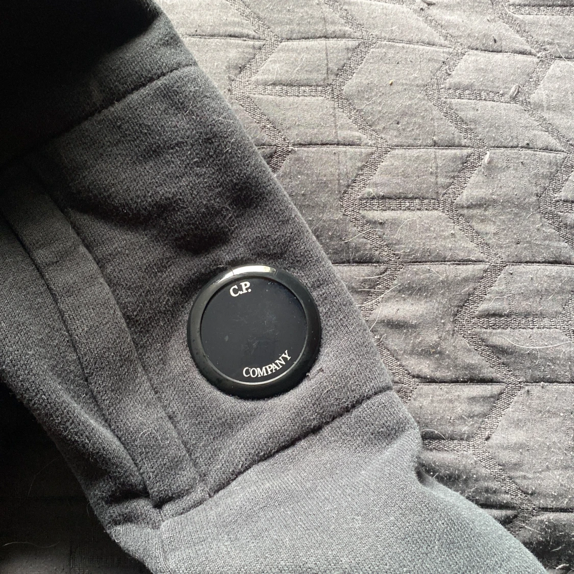 Svart hoodie från C.P. Company - 2