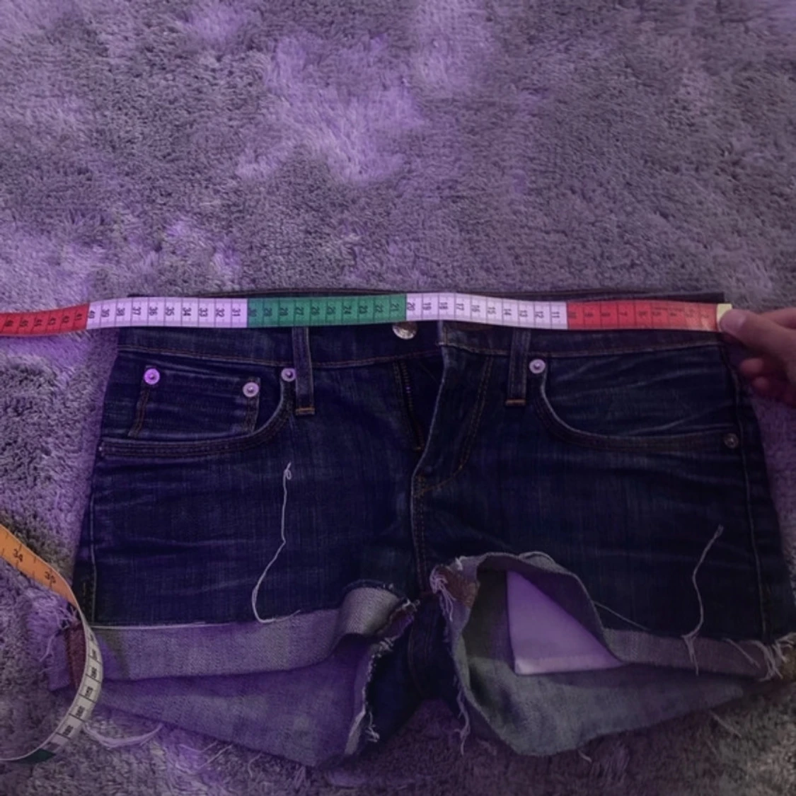 Mörkblå jeansshorts från Helmut Lang - 2