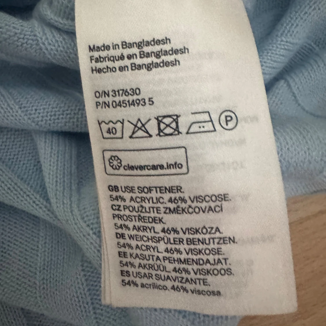 Ljusblå ribbad stickad tröja Divided - 4