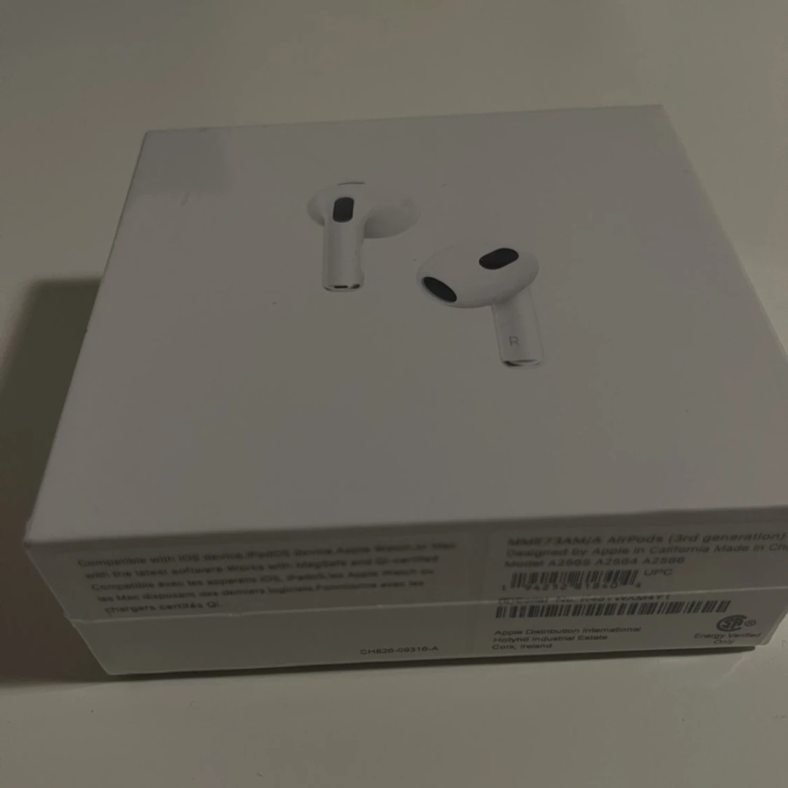 AirPods (3rd generation) med MagSafe-laddningsetui