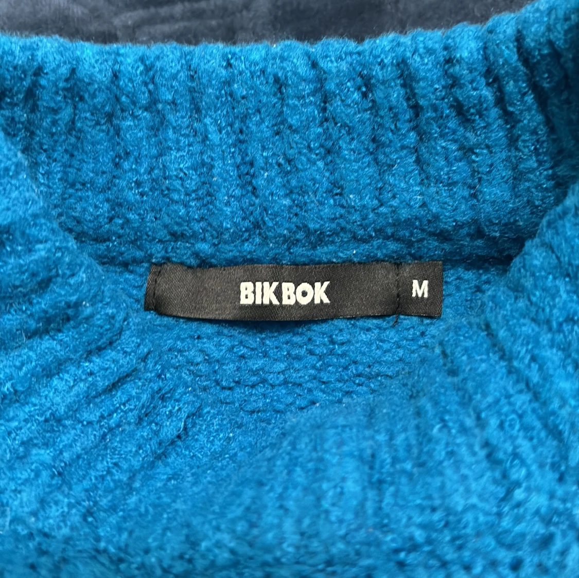 Blå stickad tröja från Bik Bok - 1