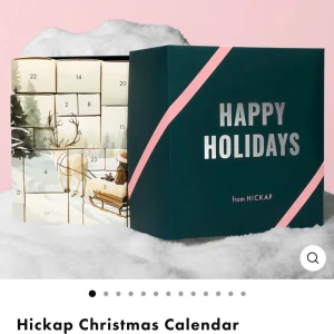 Hickap julkalender  - Säljer en lyxig julkalender från Hickap fylld med olika sminkprodukter och hudvård. Kalendern har 24 luckor:) Helt oöppnad.