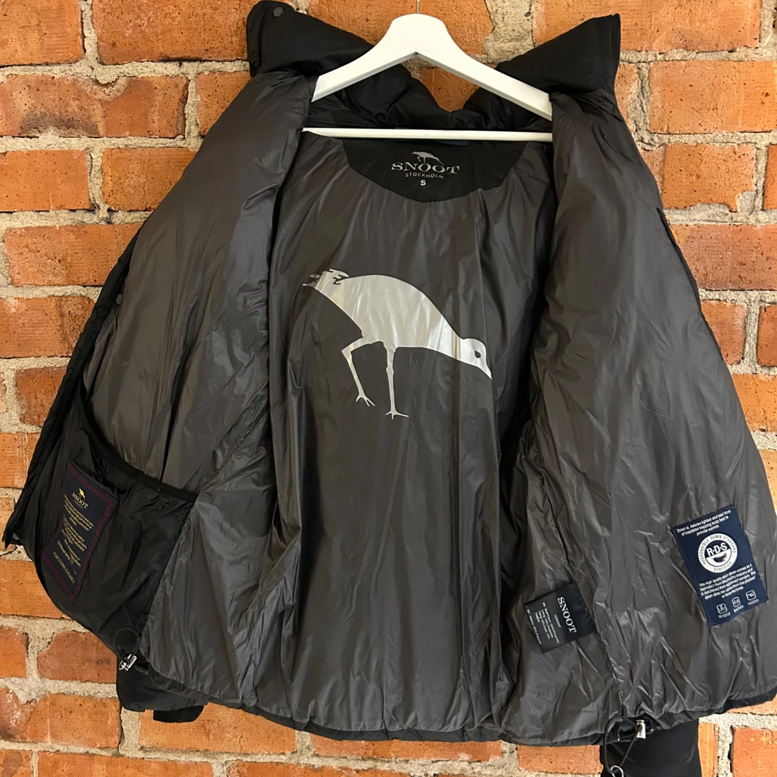 Svart dunjacka från Snoot Stockholm - 2