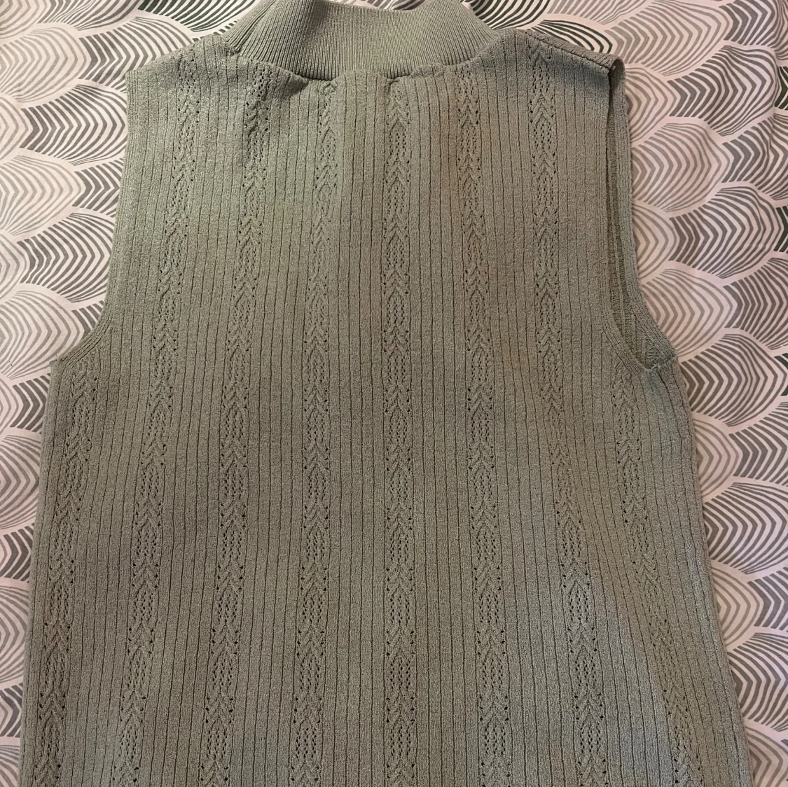 Grönt linne med blommor - 3