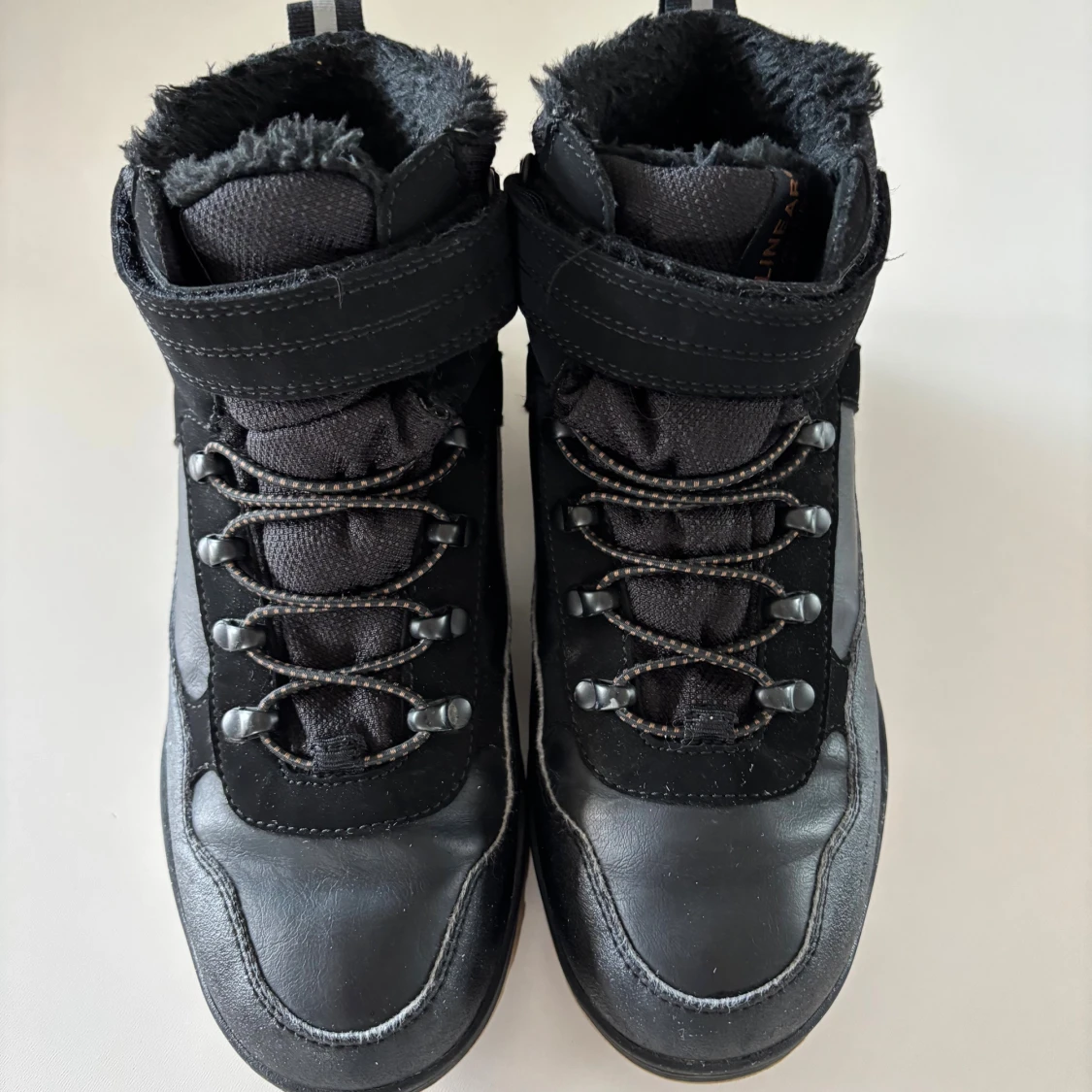 Svarta vinterkängor med foder, strl 38