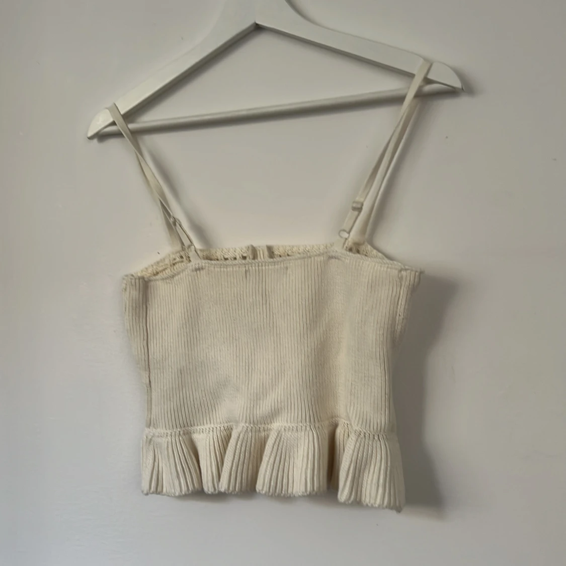 Stickad cremefärgad linnetopp Gina Tricot - 1