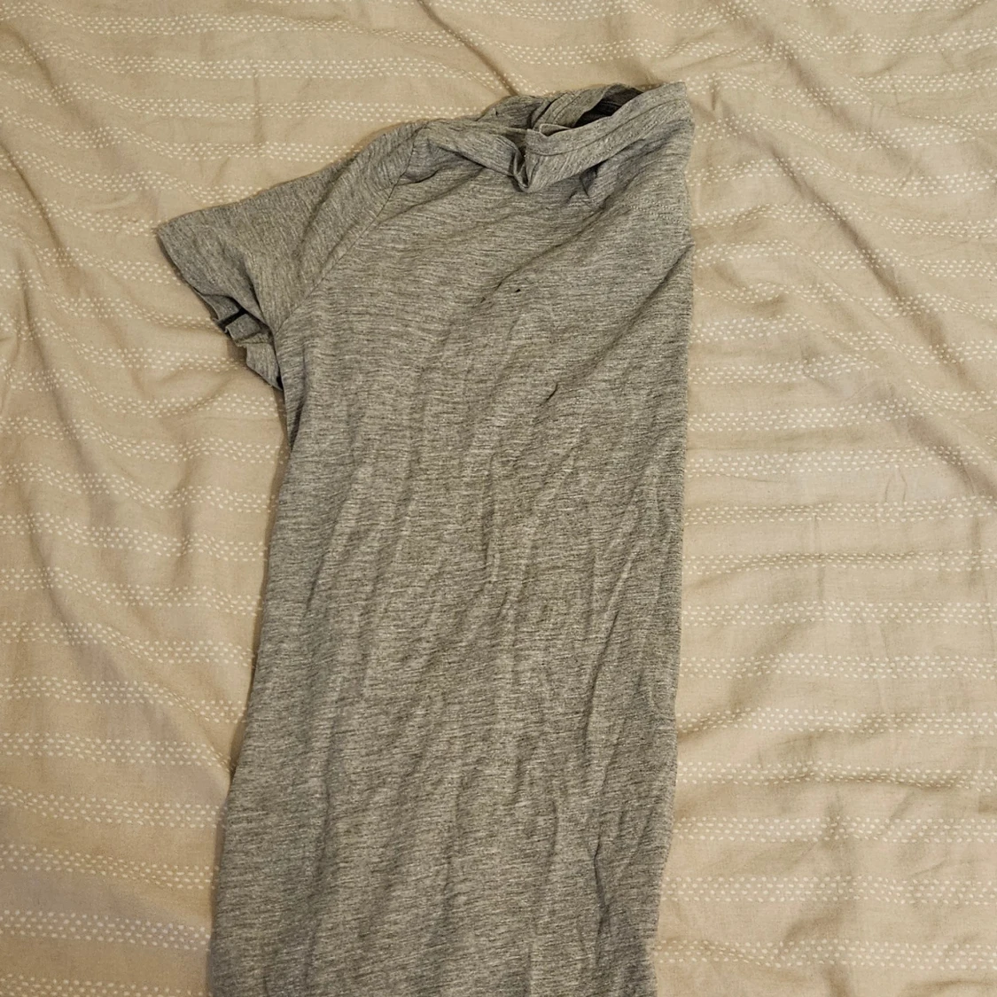 Grå t-shirt från Lyle & Scott - 1