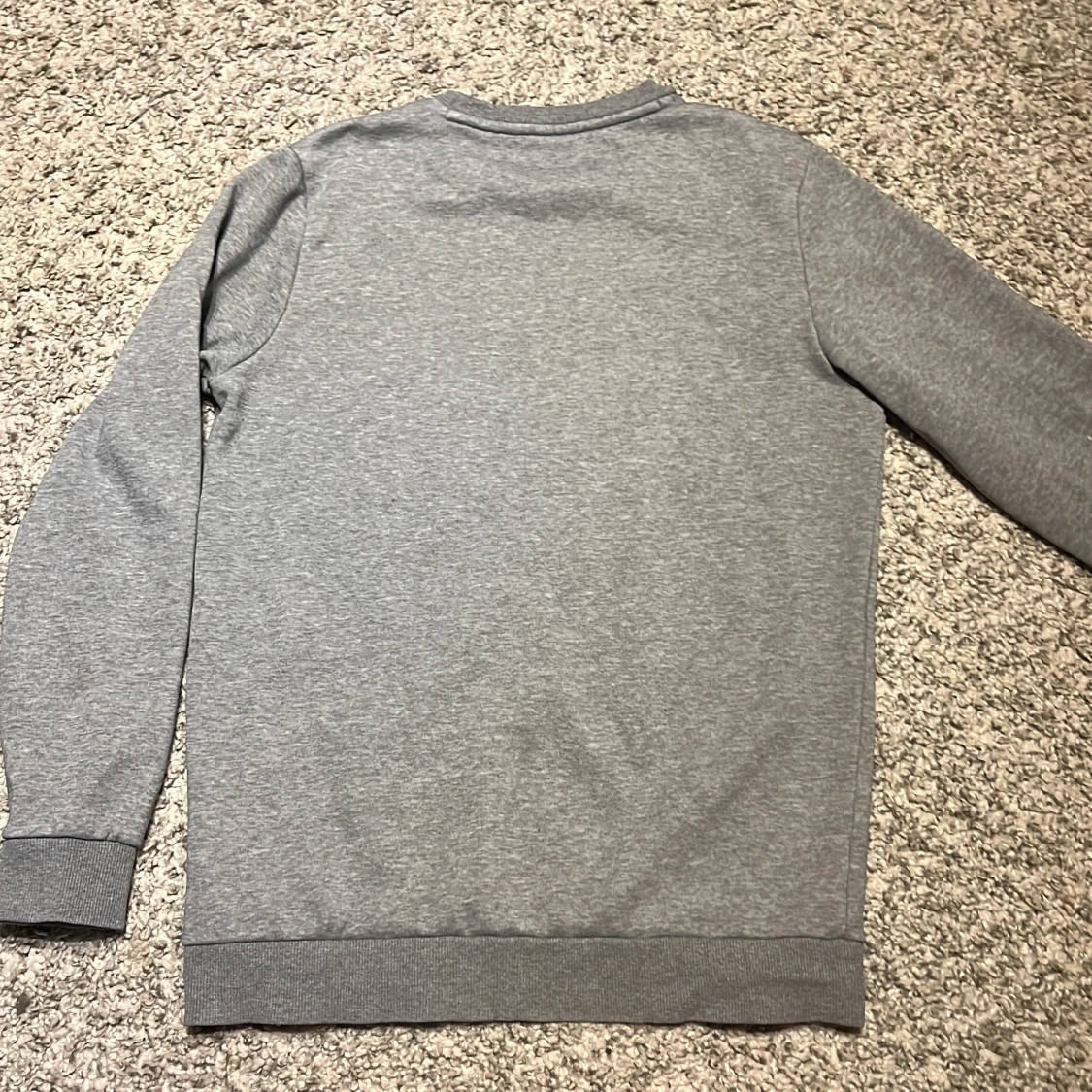 Grå sweatshirt från Puma - 1