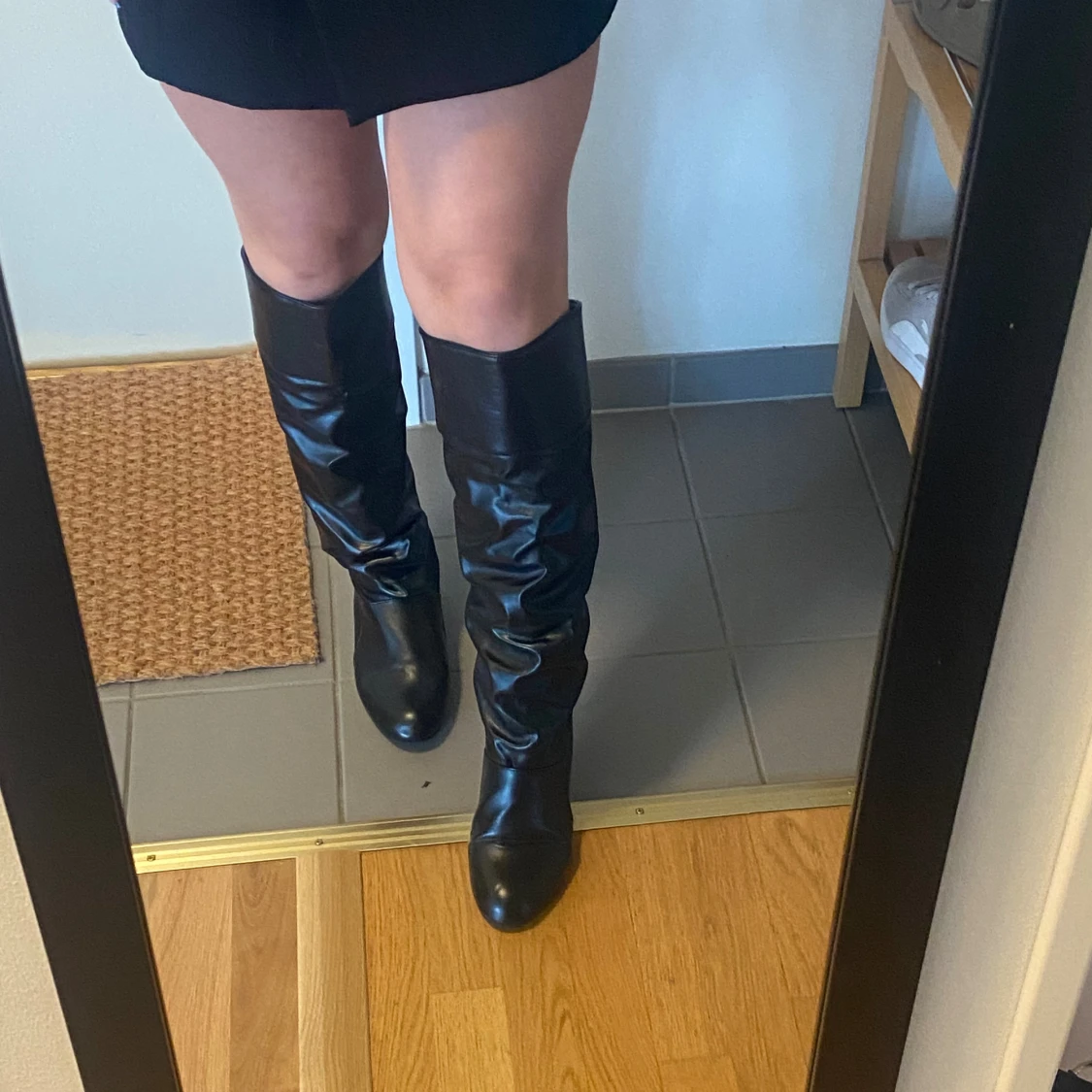 Knähöga boots i skinn - 1