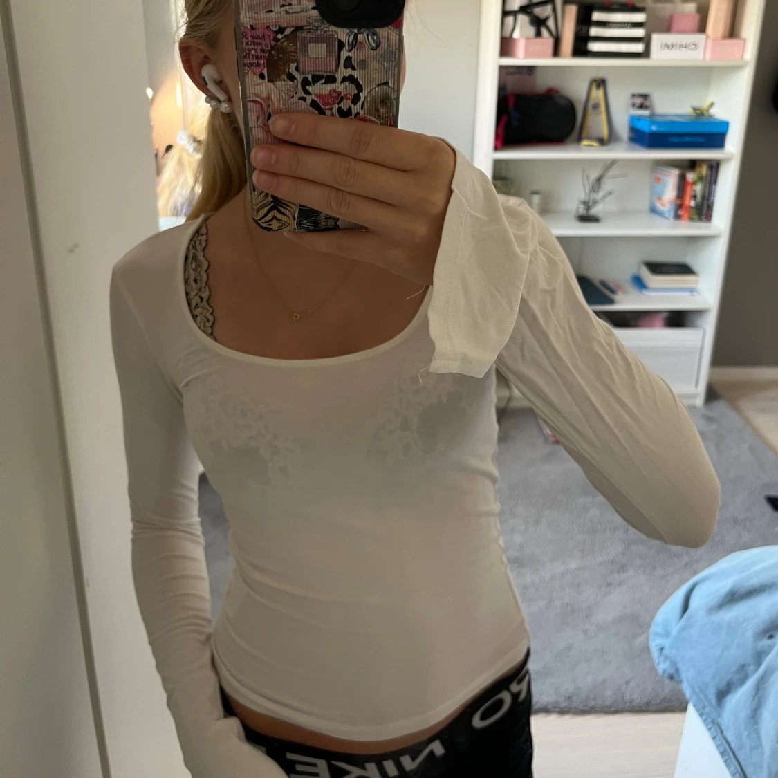 Vit långärmad topp från Gina Tricot