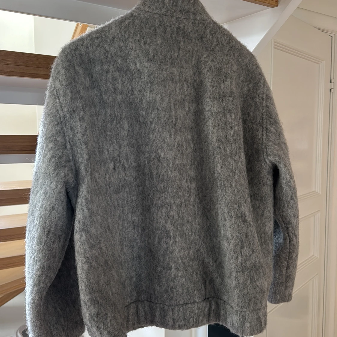 Grå ulljacka från Levete - 3