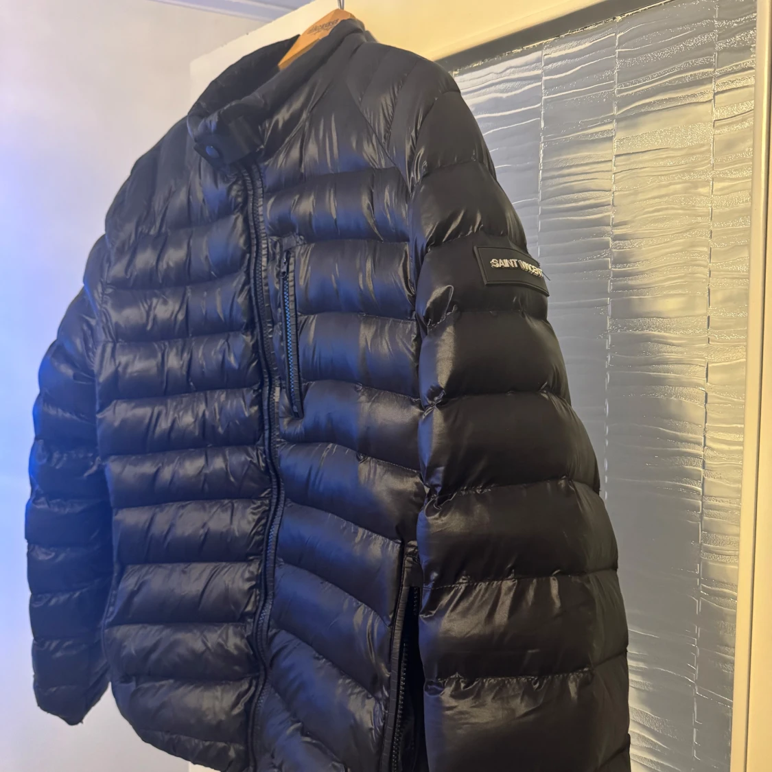 Svart pufferjacka från Saint Vincent - 2