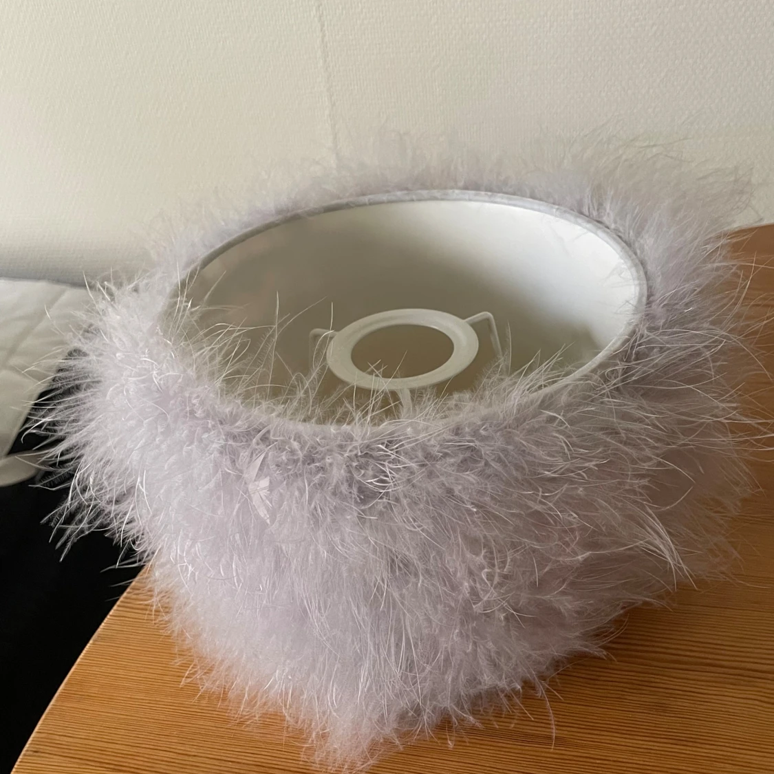 Fluffig lampskärm i grå - 2