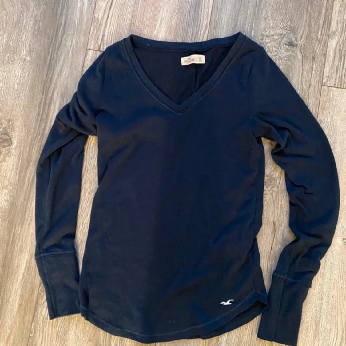 Mörkblå långärmad tröja Hollister  - 1