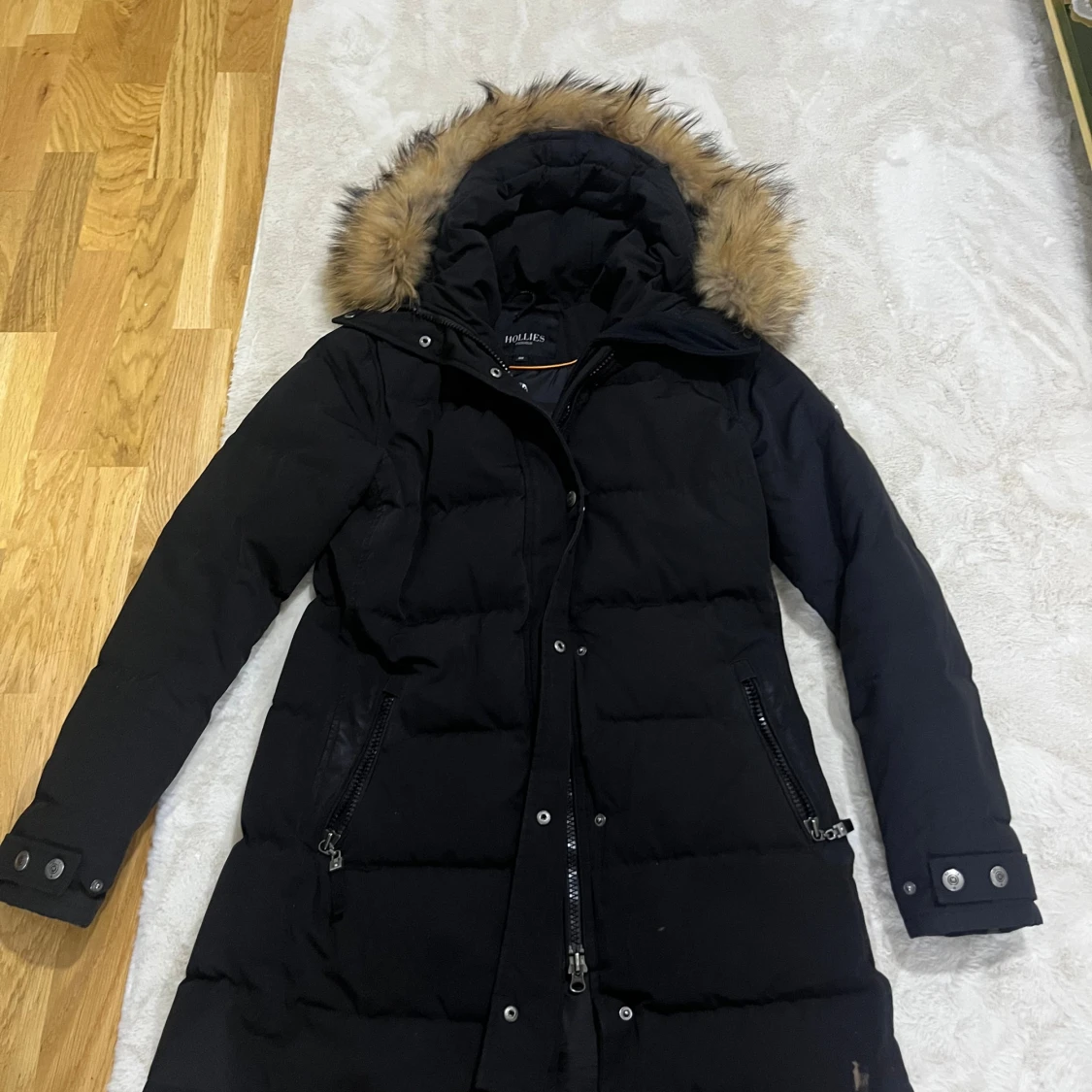 Svart lång dunjacka Hollies 36