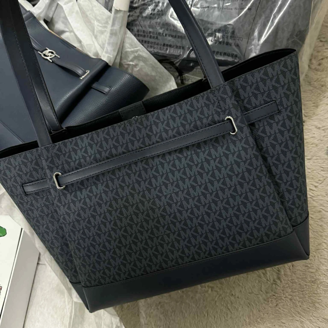 Michael Kors Handväska - Helt Ny  - 1