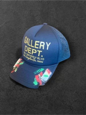 Gallery dept keps - Snygg Gallery dept keps med paint splatter är justerbart spänne skriv om du har några frågor!
