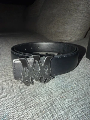 Amiri bälte - AMIRI BÄLTE K0P1A. ALDRIG ANVÄND