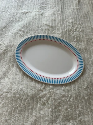 Plast bricka  - Plast bricka perfekt att ha i husvagn eller husbil 