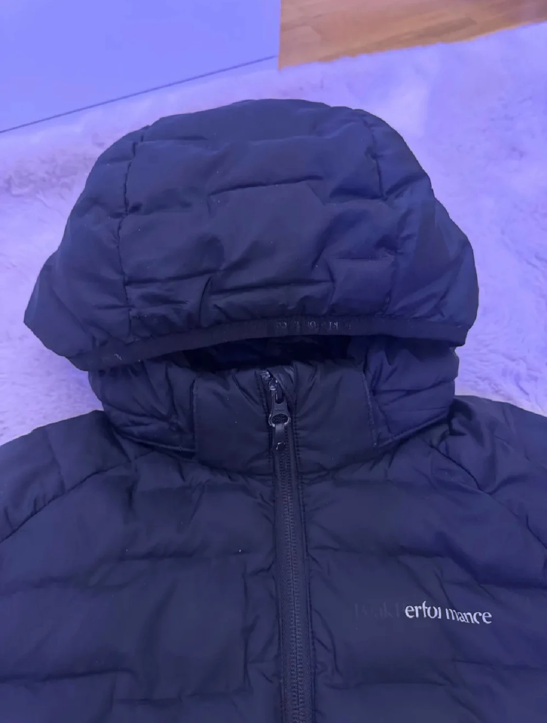 Svart pufferjacka från Peak Performance - 1