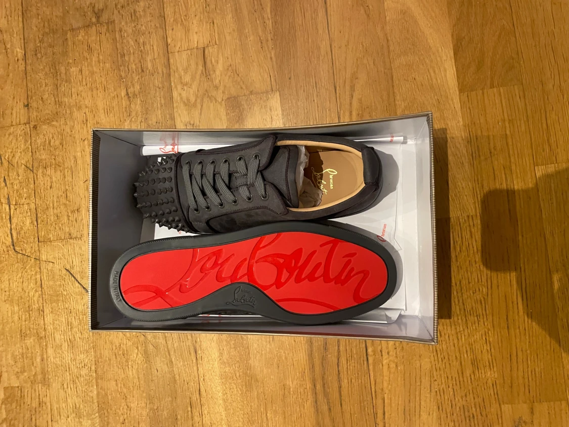 Christian Louboutin svarta sneakers